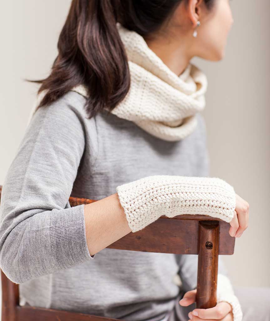 Classroom: Crocheted Sampler Scarf & Handwarmers Using Manos Maxima