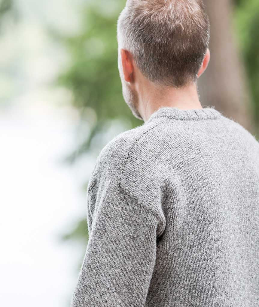 Saddle-Shoulder Men's Pullover Using Jamieson's Shetland Heather Aran