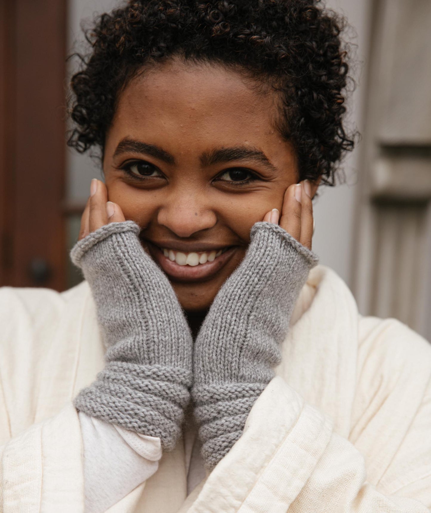 Welted Fingerless Gloves Using String Dolcetto DK