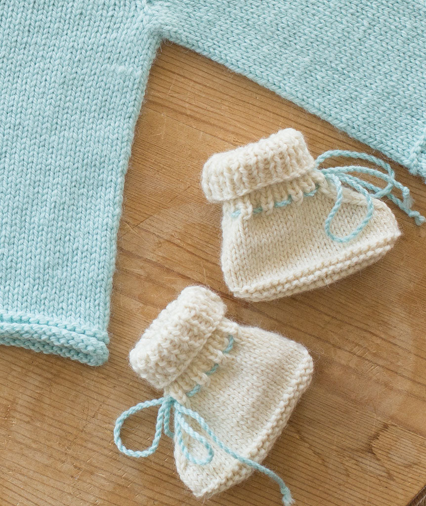 Stay-On Baby Booties Using Big Bad Wool Weepaca