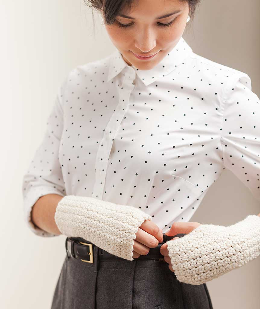 Classroom: Crocheted Handwarmers - 1 Stitch 3 Ways Using Manos Maxima