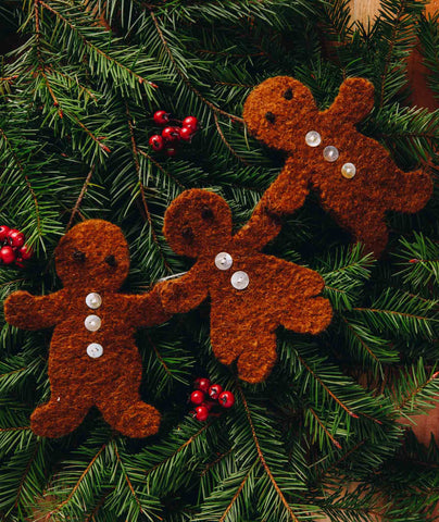 Felted Gingerbread Ornaments Using Brown Sheep Lamb's Pride Worsted