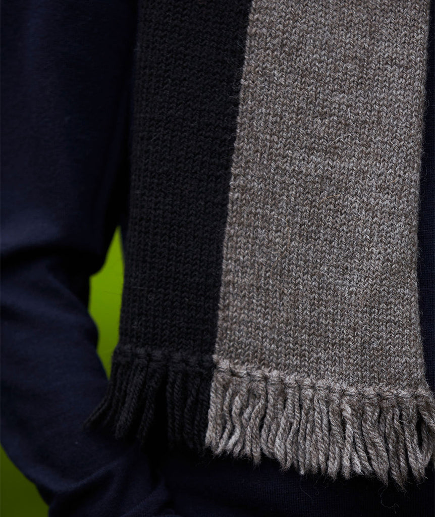 Graphic Two-Tone Scarf Using Berroco Ultra Alpaca