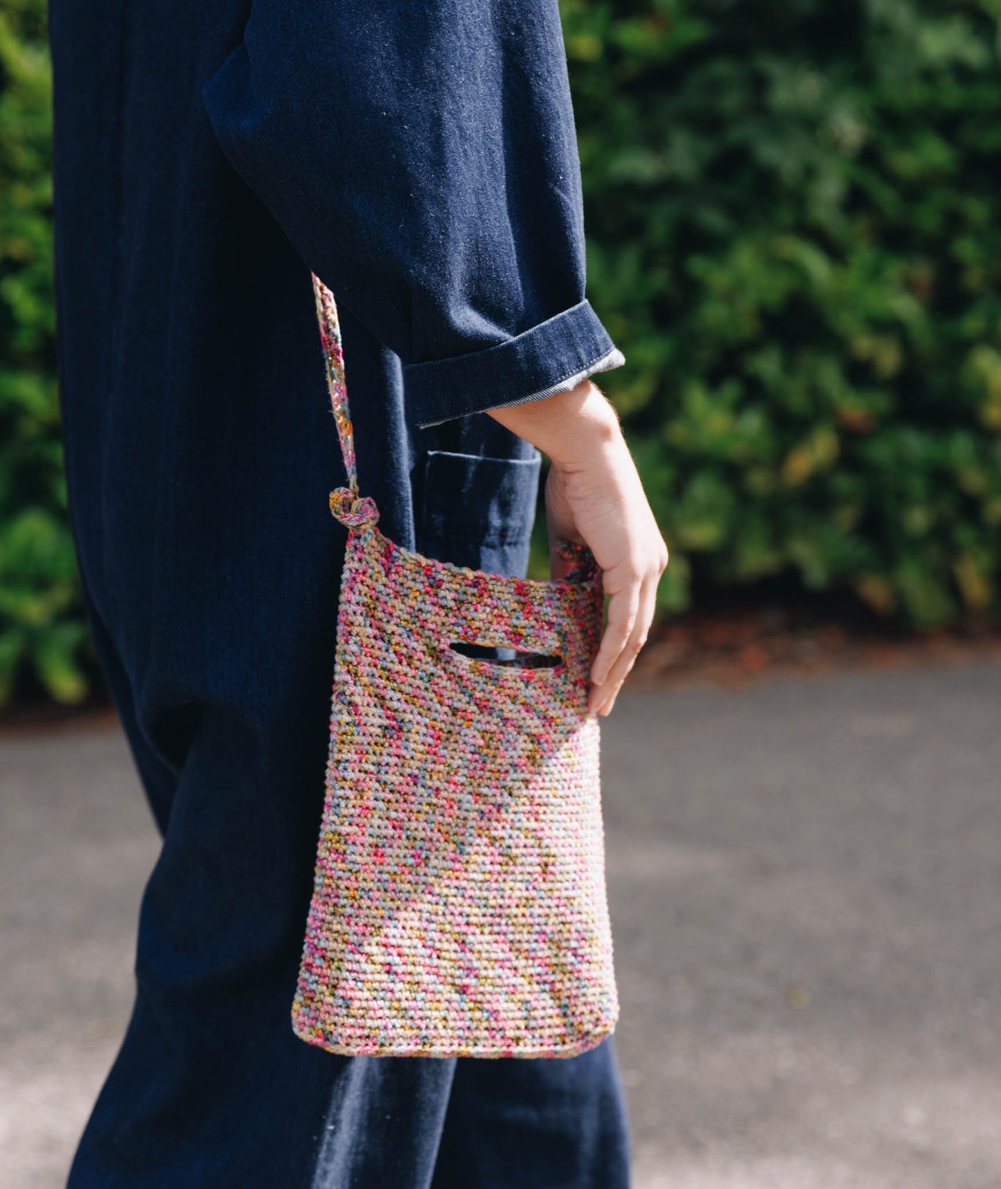 Crocheted Crossbody Clutch Using Tahki Tandem