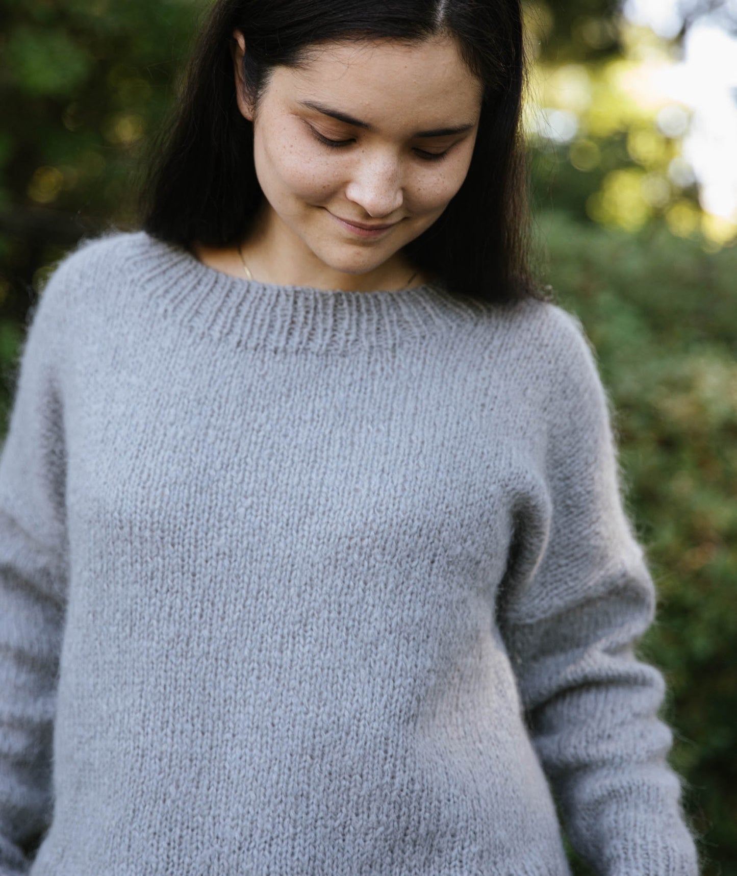 Easy Relaxed Pullover: Extended Neck Version Using Woolfolk Tåge