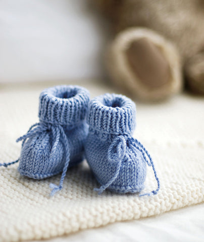Stay-On Baby Booties (in 3 gauges) Pattern