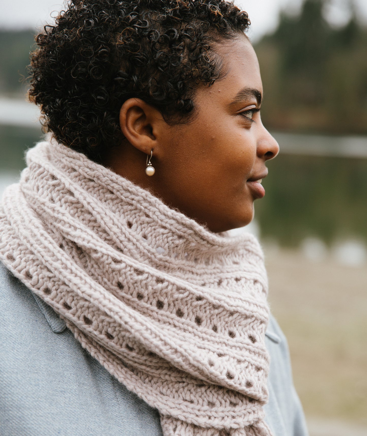 Ribbed Lace Scarf Using Woolfolk Luft