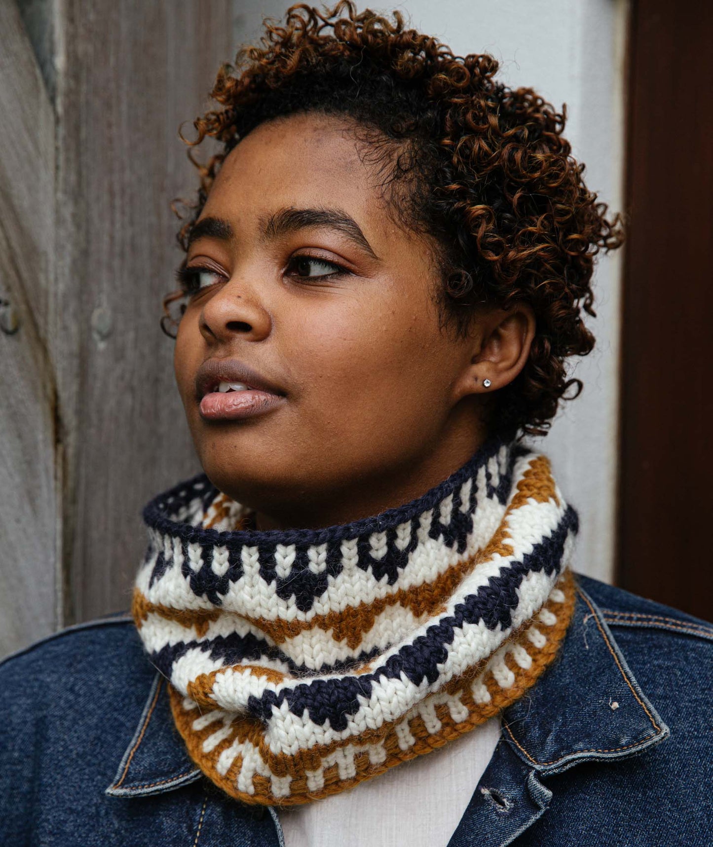 Free Pattern - Tricolor Triangle Colorwork Cowl Using Wool and the Gang Alpachino Merino