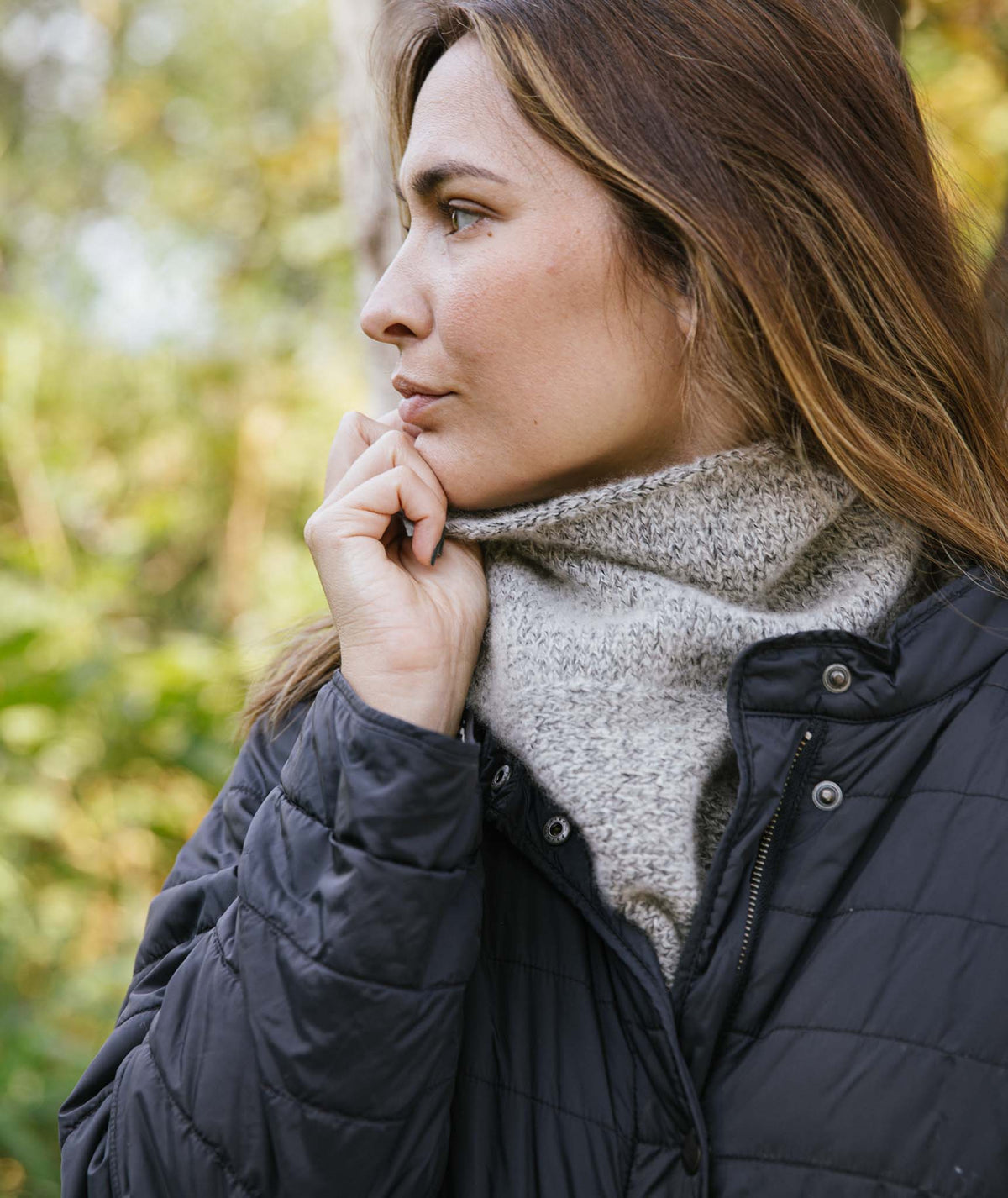 Two-Point Cowl Using String Venezia