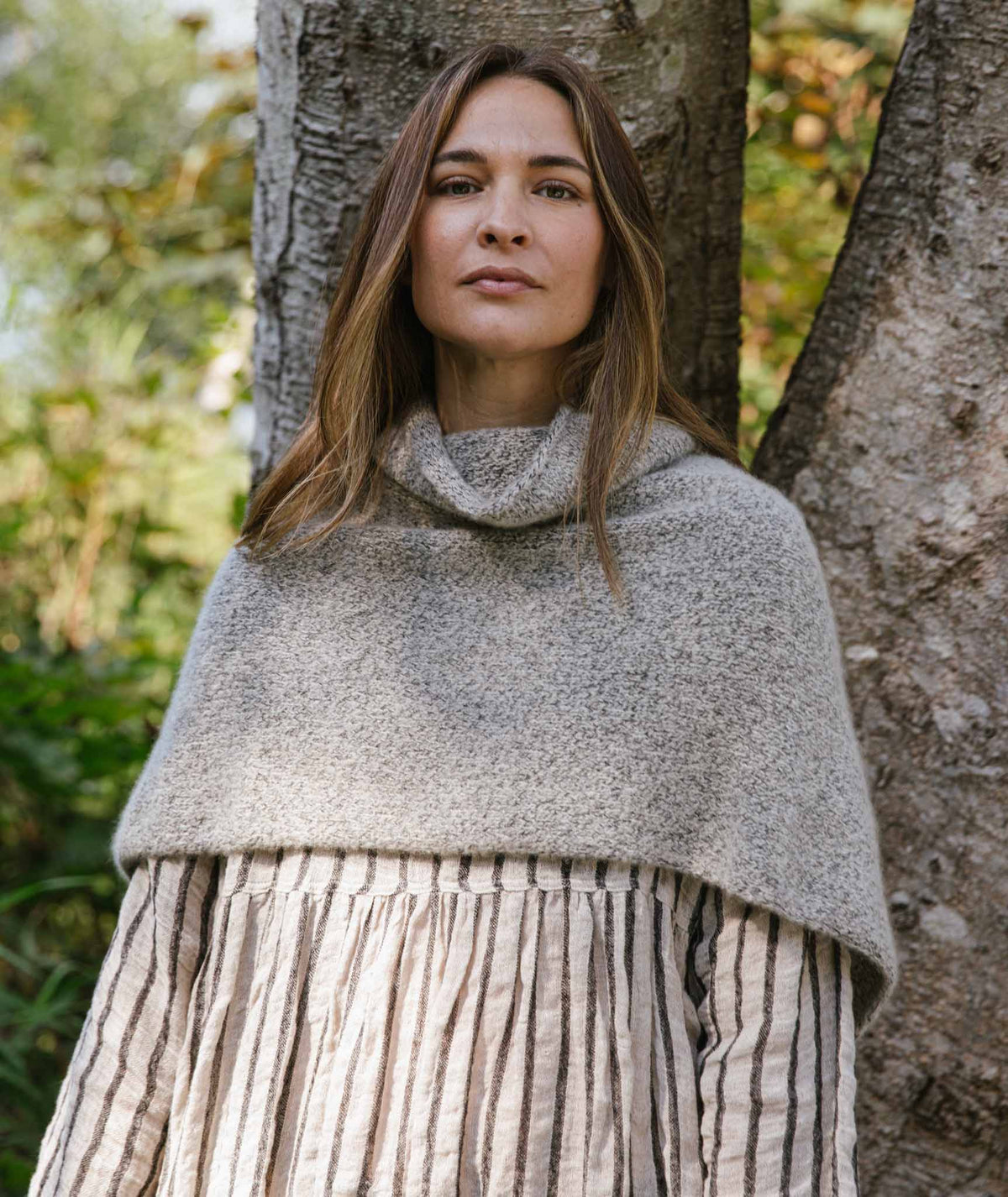 Two-Point Cowl Using String Venezia