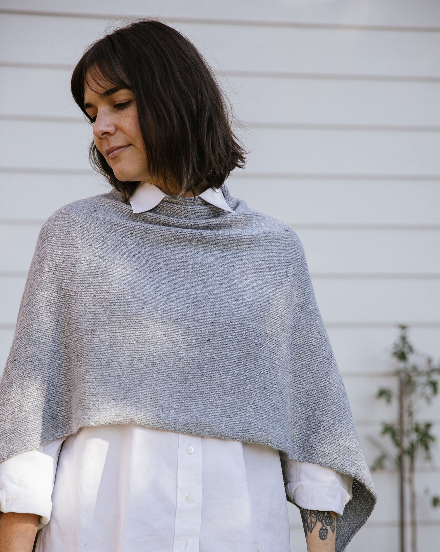 Easy Folded Poncho Using String Amalfi – Churchmouse Yarns & Teas