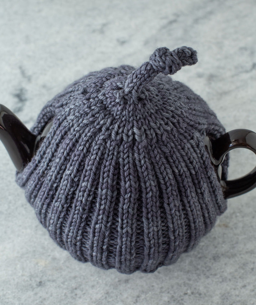 Ribbed Tea Cozy Using Manos Alegría Grande