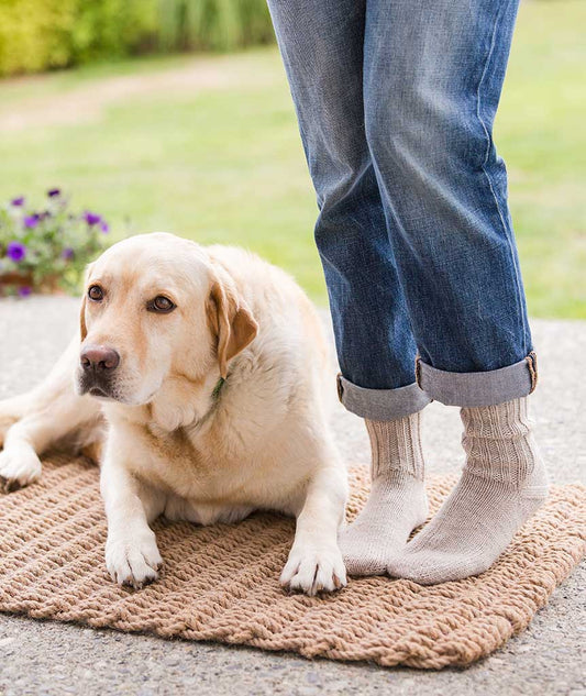 Simple Toe-Up Socks Using Regia 6-Ply