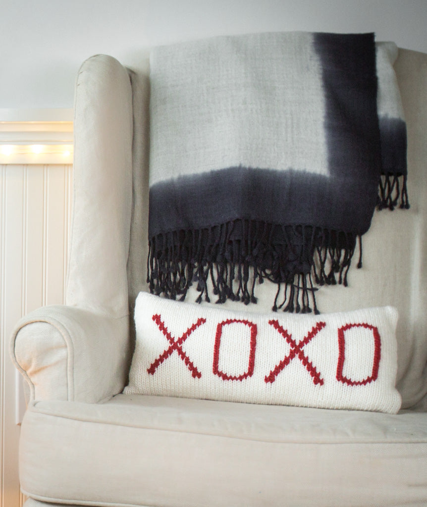 Free Pattern -- XOXO Pillow Cover